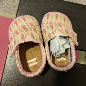 Tom's ice cream flats toddler size 3